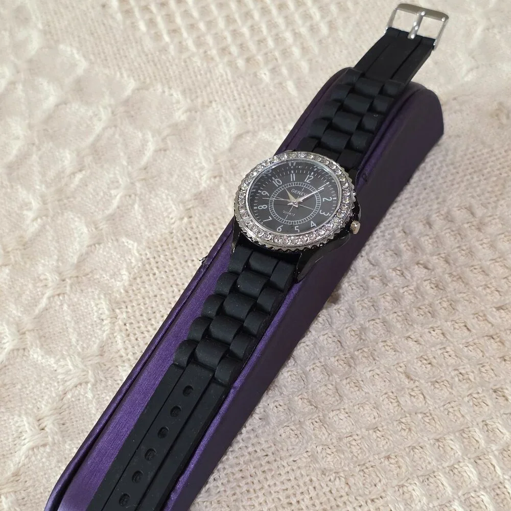 Geneva Black Face Silver Crystal Accent Round Unisex Wrist Watch Silicone Band